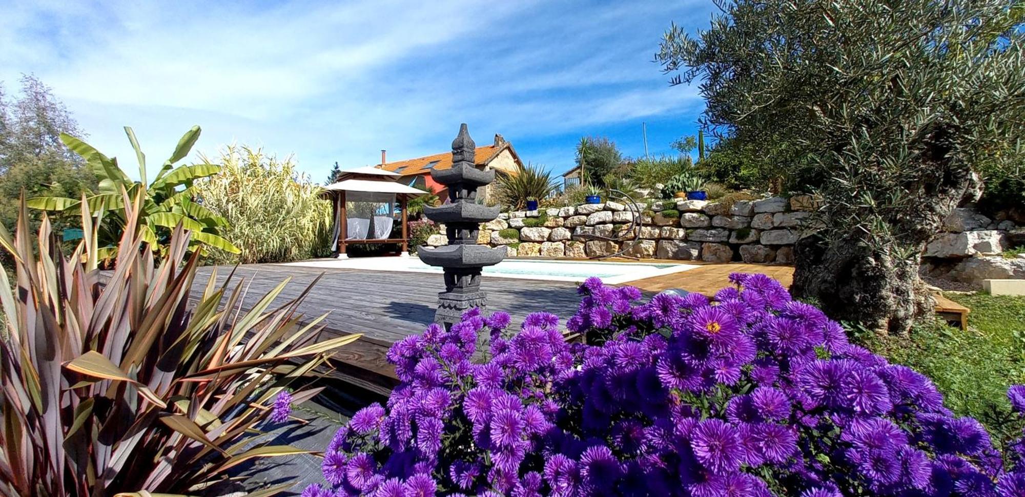 Un Parfum De Thailande, Ressourcement Et Massages Curemonte Экстерьер фото